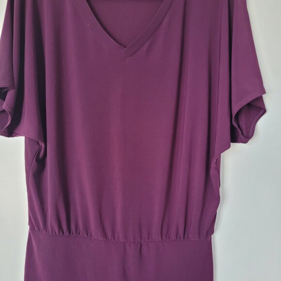 Timeless deep rich-colour coordinated assemble: flowy top and tulip skirt - Picture 10 of 11